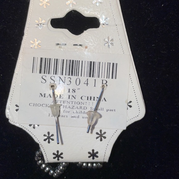 Earring bundle - Picture 3 of 5